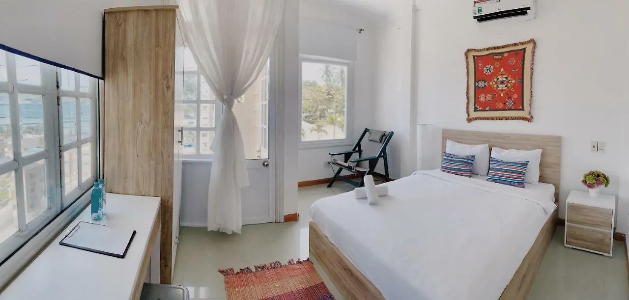 Vivid Seaside Homestay نها ترانج 0*,