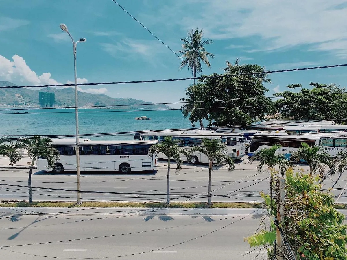 Vivid Seaside Homestay نها ترانج