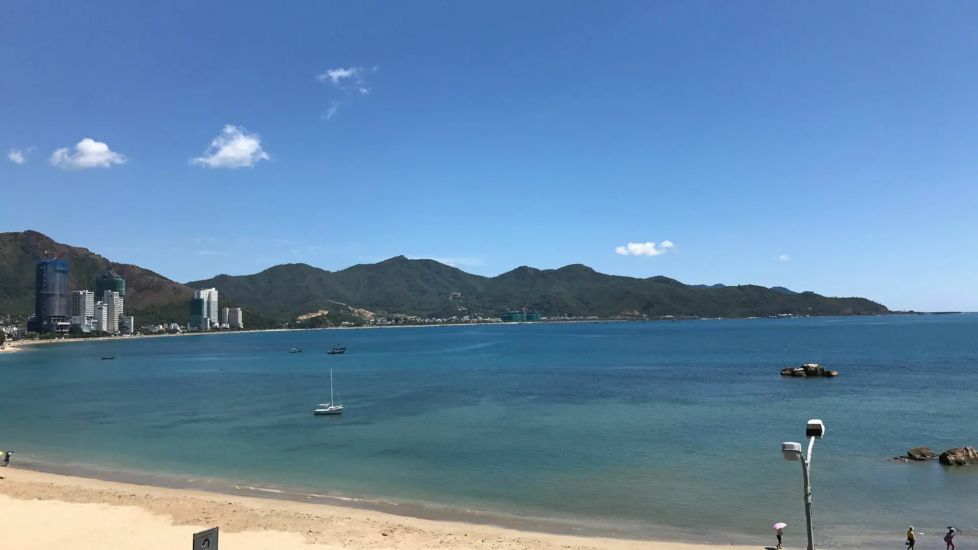 Vivid Seaside Homestay نها ترانج فيتنام